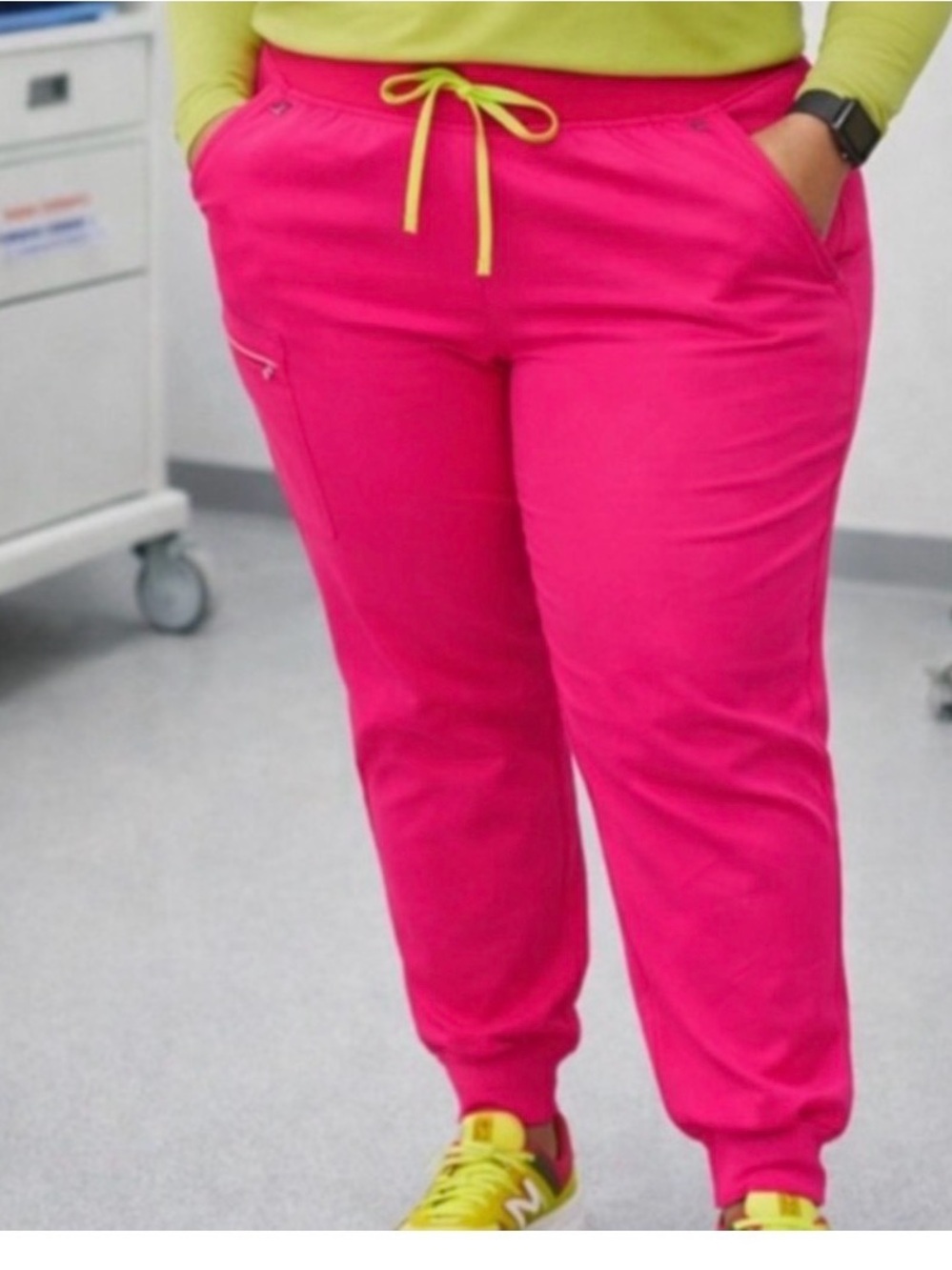 5 BUNDLE FIGS ZAMORA Bright Fuchsia Jogger Pants with Yellow Drawstring XXS